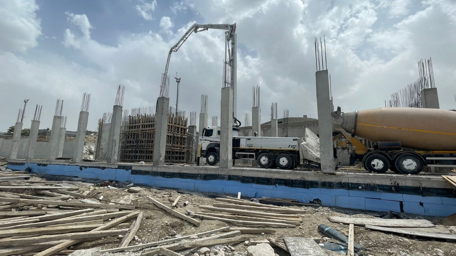 Hakkari Yüksekova İlçesi Çobanpınar-Onbaşılar Yolu Yol Kenarı Koruma Beton-BSK Onarımı-Menfez Ağızlarının Izgara İle Kapatılması ve Ağaçlı Mezrası B.A Köprü Yapım İşi